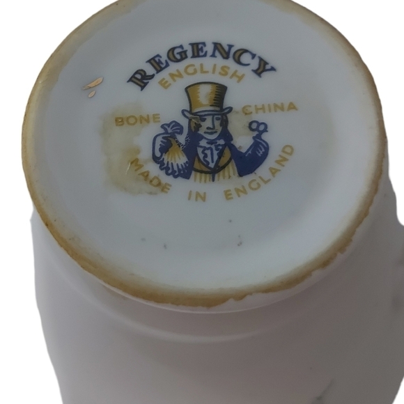 Regency Vintage Bone China Tea Cup with Floral and Gold Trim - Picture 5 of 5